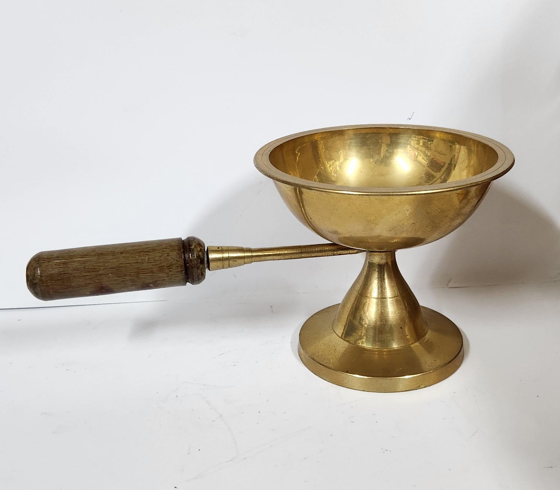 Brass Kapur/Sudam Arti Holder With Wooden Handle - (L) Size