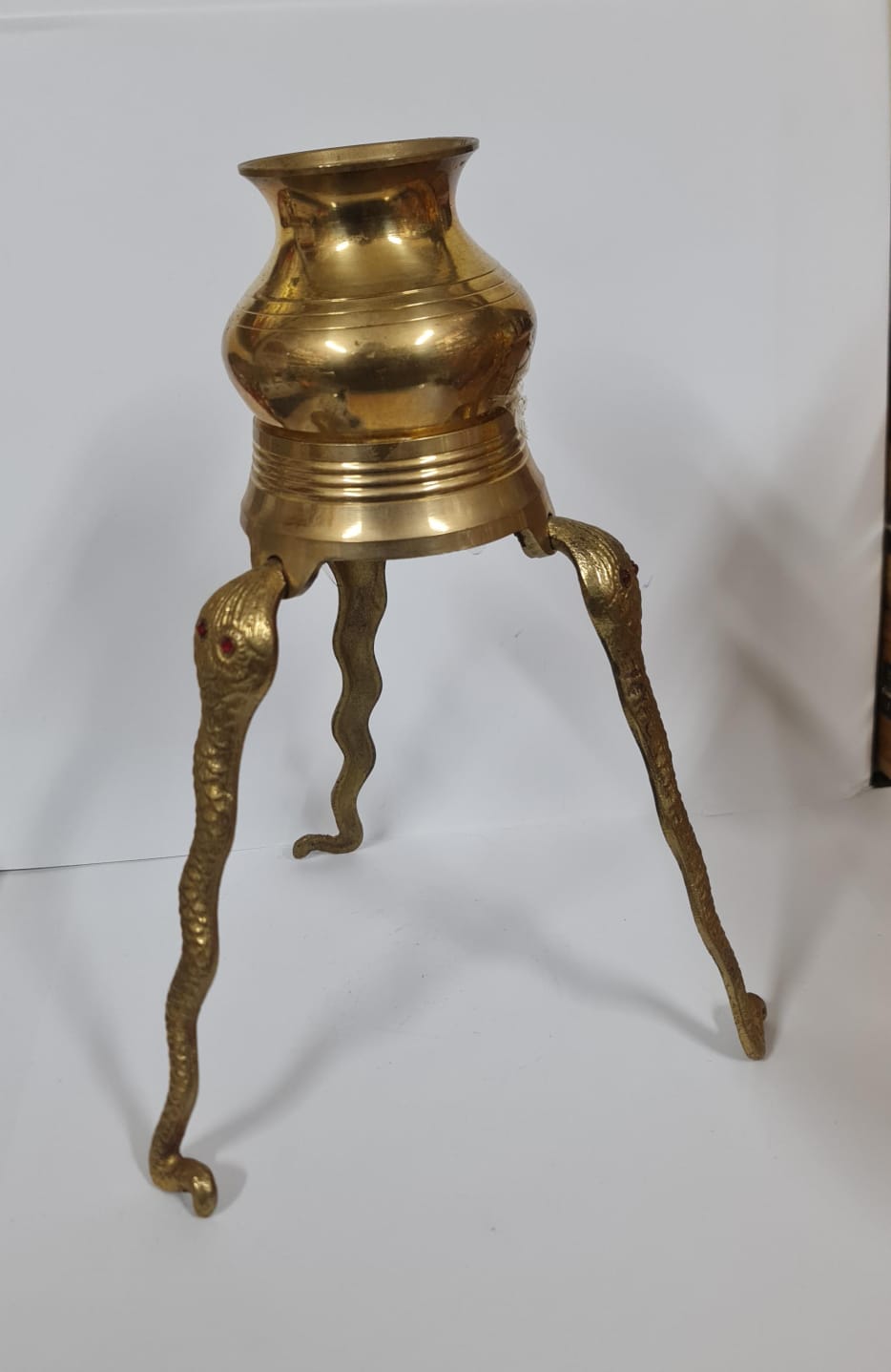 Shiva Ling Water Pot Stand