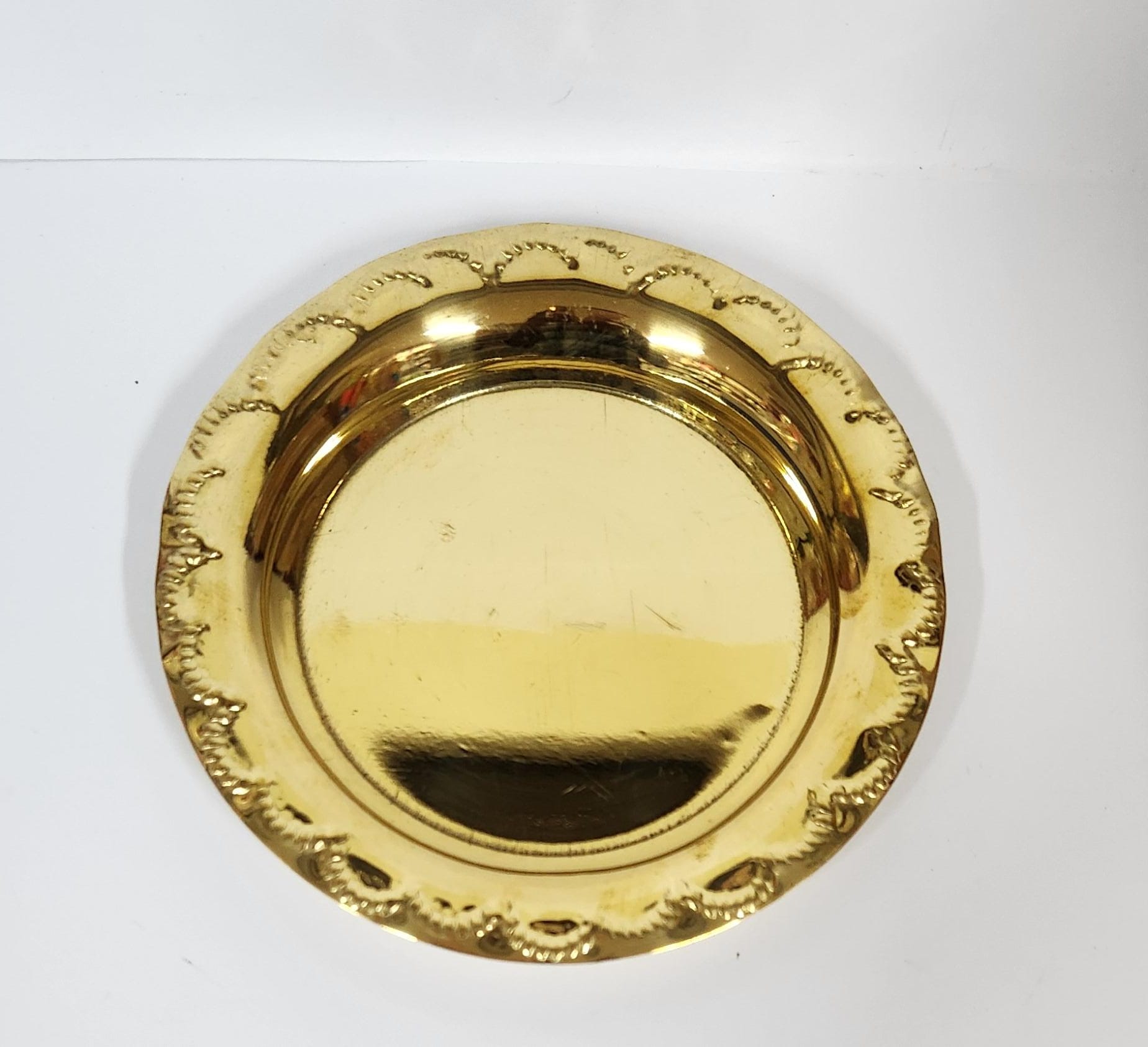 BRASS POOJA THALI - 10.6CM x 10.6CM