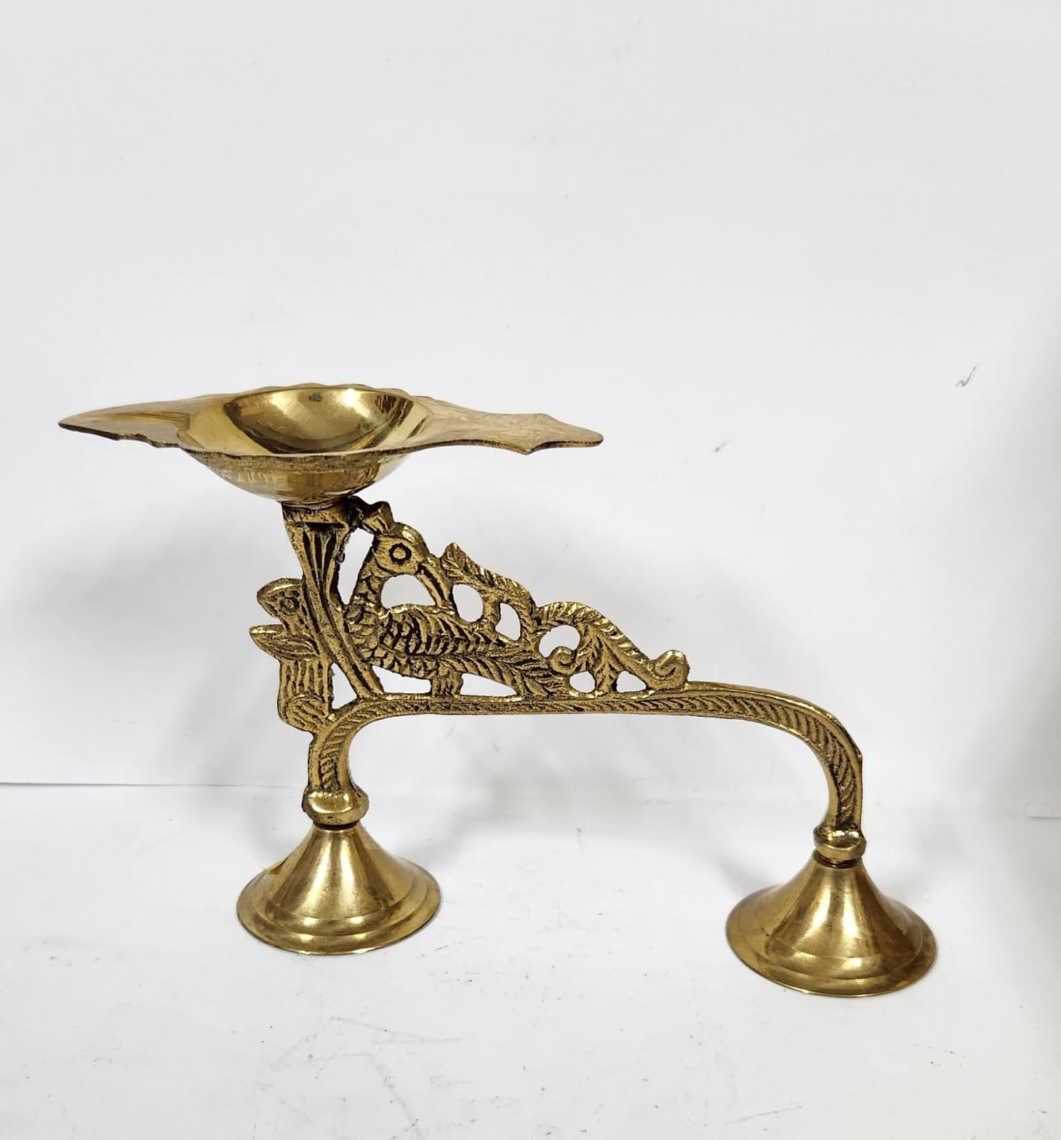 Brass one Face Arti Diya (M) - L 10.5 cm