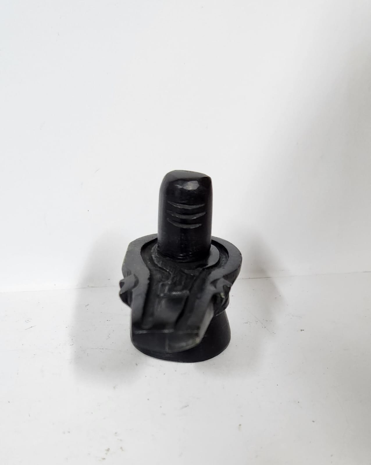 BLACK STONE SHIVLING (S) -  6cm