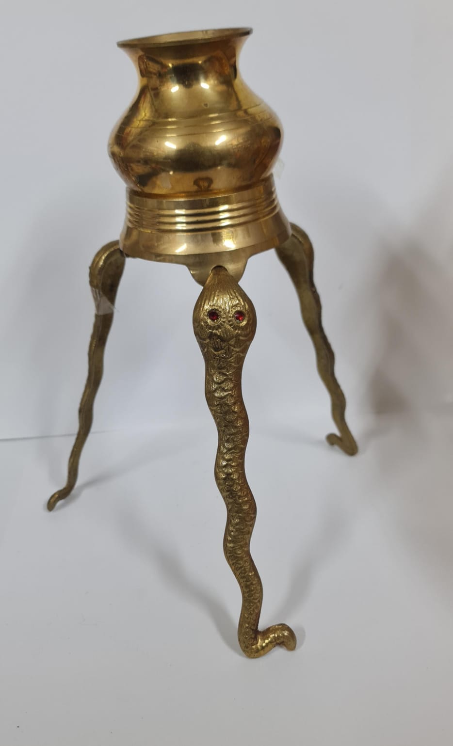 Shiva Ling Water Pot Stand